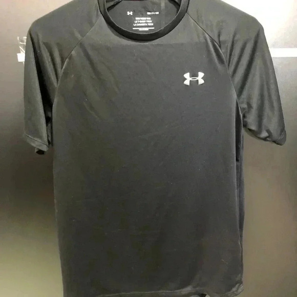 Under Armour The Tech Tee, Athletic, round neck short sleeve,logo chest - Picture 1 of 7